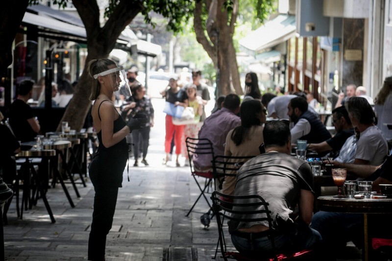 Την ώρα που στην Ελλάδα αποκλείονται 2-2,5 εκ. «καλοί πελάτες» από τις 13 Σεπτεμβρίου, η Δανία πέταξε τις μάσκες και τα μέτρα! (vid)