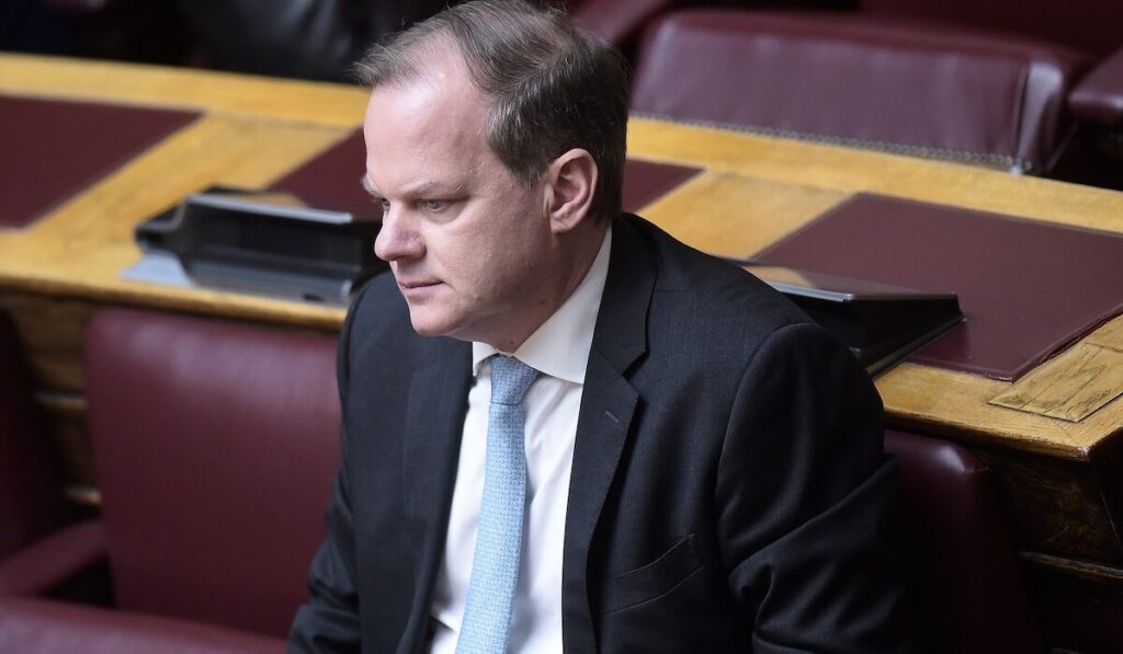 Έχει “καεί” εντελώς! Δεν θα είναι καν στις λίστες των υποψήφιων βουλευτών στις Σέρρες ο Κώστας Αχ Καραμανλής