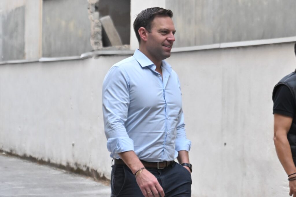 Δημοκράτες: Πολιτική μυθοπλασία η μετακίνηση Κασσελάκη στο ΠΑΣΟΚ