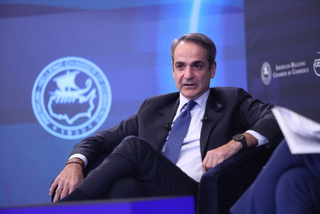 #Έχιδνα 167: Τον βάρεσε … κατακούτελα