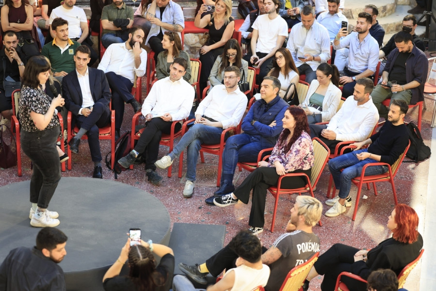 Ο Αλέξης Τσίπρας «απολογήθηκε» στους νέους: «Ήρθαμε για να σας ακούσουμε και όχι να σας καθοδηγήσουμε»