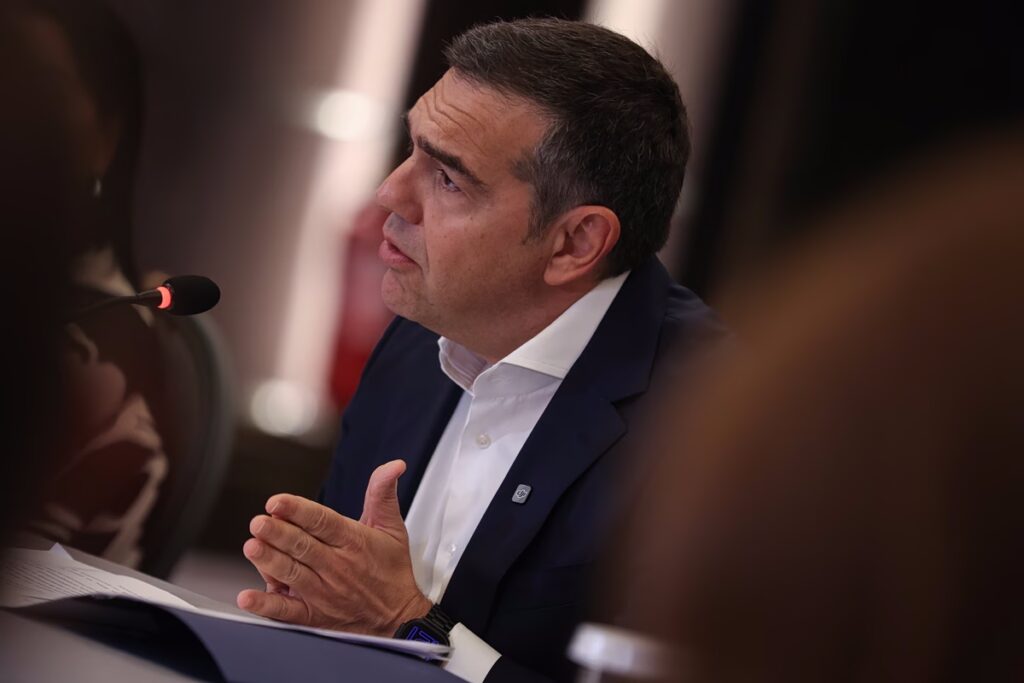 Το διπλό πλήγμα στα ελληνικά νοικοκυριά την 7ετία Μητσοτάκη