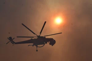 Φωτιά στο Βαρθολομιό Ηλείας – 32 πυροσβέστες, 9 οχήματα και 4 εναέρια μέσα στο μέτωπο