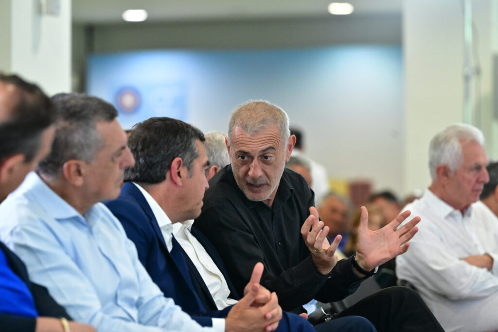 Ο δήμαρχος που τους ακούει όλους: Ο Μώραλης στην εκδήλωση της ΕΛΑΣ κόντρα στις κομματικές περιχαρακώσεις
