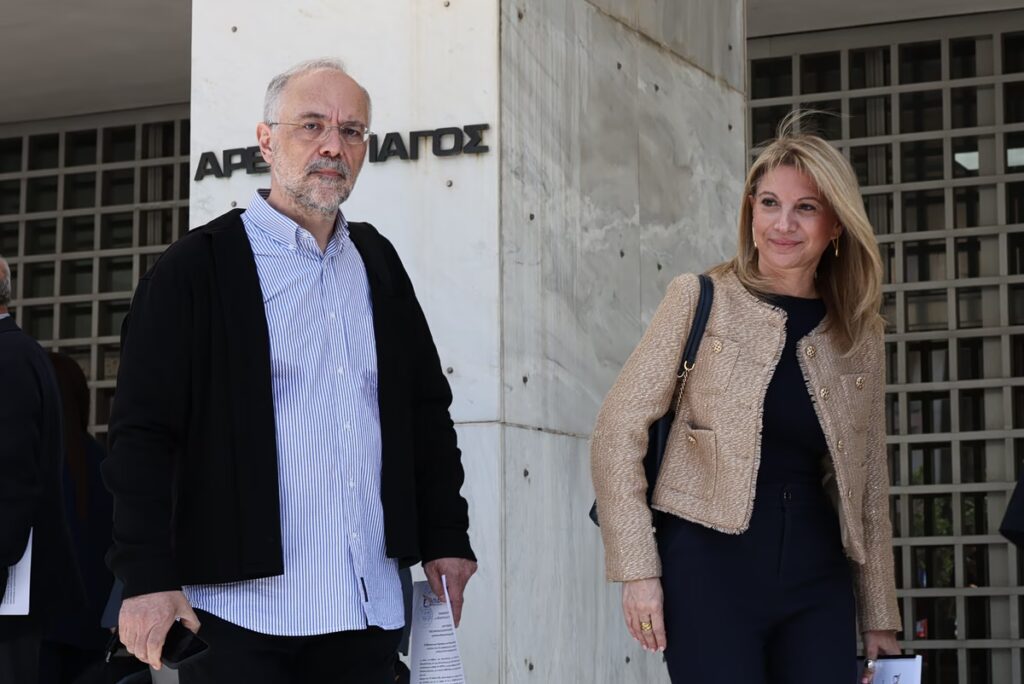 «Μορφώνουν, παρηγορούν, προστατεύουν από τις εγωμανίες…»: Με ένα ρητό-«καρφί» απαντά ο Αυγερινός στη διαγραφή του