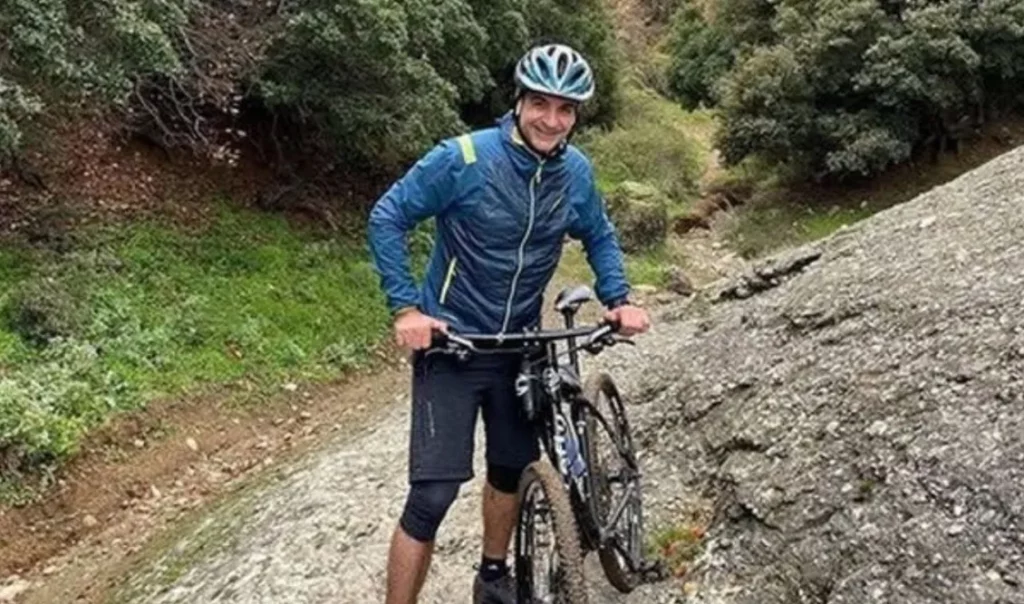 Στο νοσοκομείο ο Κυριάκος Μητσοτάκης μετά από ατύχημα με ποδήλατο